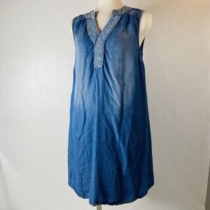 Liz Lange Maternity XS Chambray Sleeveless Dress
